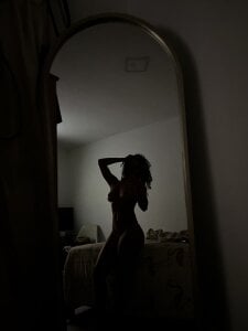 Zdjęcia nicoleebony1 Hot in my room:  2