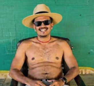 horny_techie Public  2টি ছবি