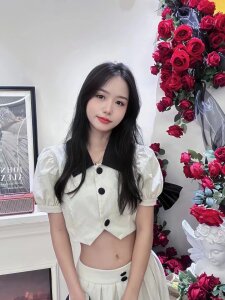 Nicole-317