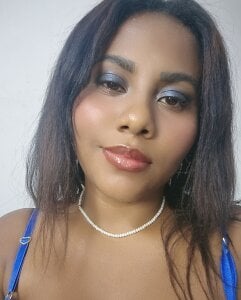 Sofia-brunette1 YOUR FAVORITE CHOCOLATE🧋 Foto