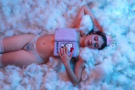 AtheneaCrossのAngel in Disguiseの 2枚の写真