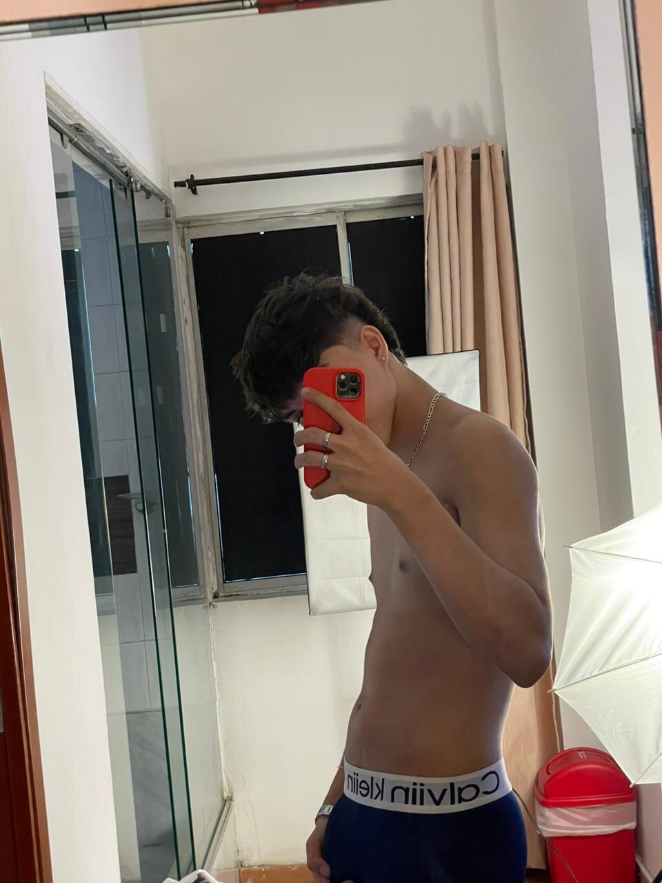 Damianfontana 님의 트렌드 중인 사진  333개