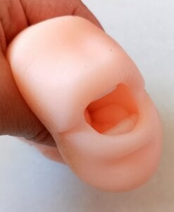 Caprron Play with my anus Pic 4