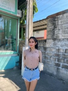 Tanyah_Hilton Public Foto 5