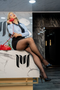 Sofly_s Will you accept me as secretary Sofy? Bilde 3