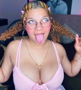 Kendall_fox_x The night is more beautiful when it is shared... ✨ Pic