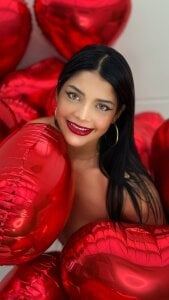 ArieliciousXXX kullanıcısının Love Me albümü -  8 fotoğraf