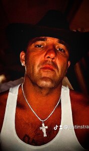 PutItin99 Public Pic