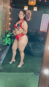 alissonbronw____ outdoors and wearing red lingerie 🥵 Pic 3