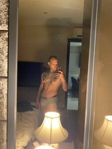 paulvelvet Travelling Pic 3