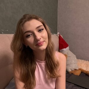 AveryBerkson walk on a day off Pic 4