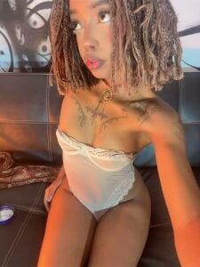 VaiolettMoonUwU The most beautiful face you will see Gambar 4