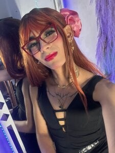 Alice_randyy Charming smile Pic 4