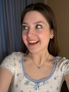 shy girl de DeanUnnold  5 photos