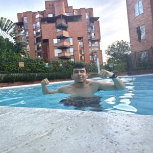 Eross_SantyのPool Dayの 2枚の写真