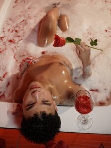 TheSmiith immersing ourselves in lust 🌹 Pic