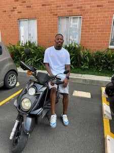 CHEVI_BROWN20CMSexy Latin Ebonny Man Bild 5