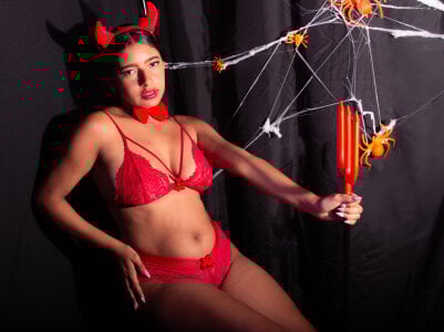 Zoe-Johnson_ Evil Halloween ;) Pic