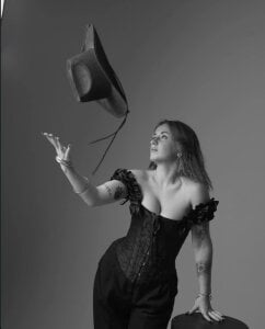 AnnmariePedone: What do you want? ( 2 фото)