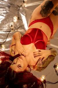 Ami_Berner Merry Christmas Pic 3