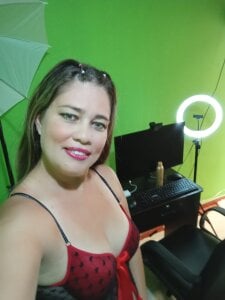 mia_thomsons Public Pic 2