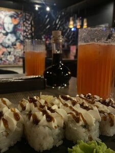 getting closer to the east de AngelenaCrittendon  2 Imagens