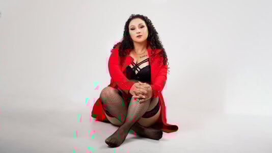 VaniaRose The Lady in Red Pic