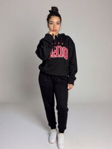 📸 de DeloresOkoren  Imagens