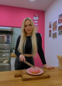 JaneOSweetAh Do you like sweets? What's your favorite candy? For some reason I think it's me. 😜❤ 사진 2