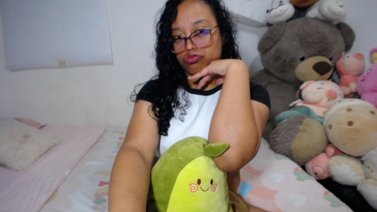 She's a random girl. od angela_angels_  2 snímek