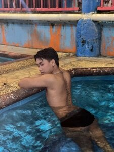 dangerzone0122のALEXの 4枚の写真