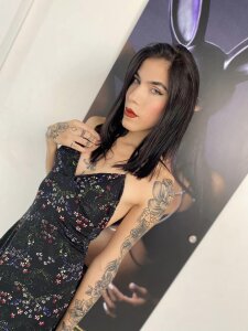 LARA_04 Cam Model Profile | Stripchat