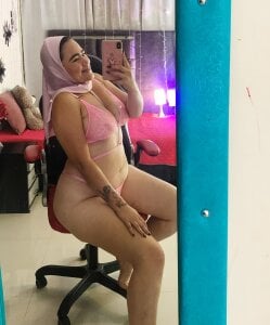 MarianFadel Marian is very horny, wants to have fun 🥵 Pic 3