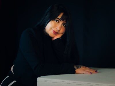 Violetta_Evans__ Public Pic 4