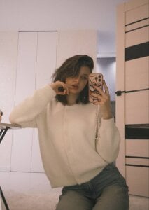 LouiseChavez look at mood Foto 4