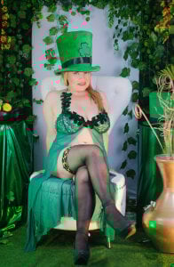 Wife_sexxx San patricio days. 💚💚💚 Pic 4