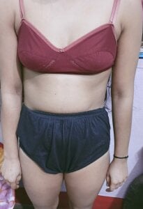 18_year_old_girl Public Gambar 2