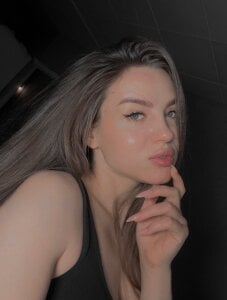 Alisia_here Me  4টি ছবি