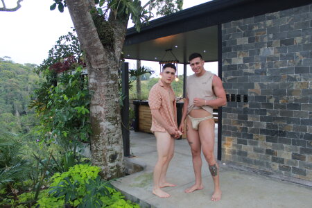 alan_nd_kevin2のPublicの 2枚の写真