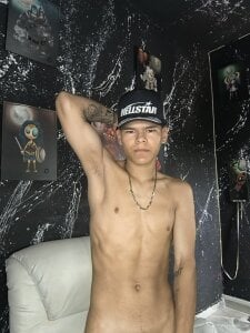 DylanRoyce_ MY BODYYY Hình