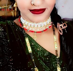 Hotcouplepriya Public Pic 2