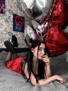 More Of Me od LizzyMooore  7 snímek