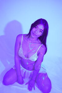 nicol_giraldoo neon party 😈 사진 4