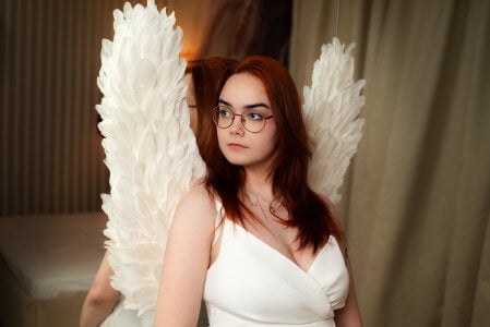 Lily__Evans: 💘 Can I be your angel? ( 2 фото)