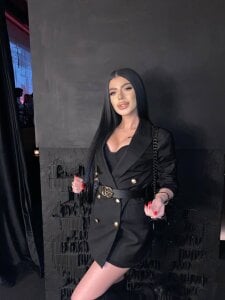 LeaSolene Public Pic 2