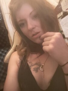 MistyToucher I like my men like I prefer my pizza, HOT AND READY. 😘🔥🍕🤦‍♂️ Pic