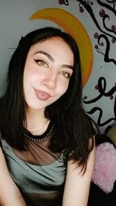 Emy_Pregnat EMY Pic 2