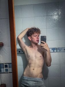chris_red18