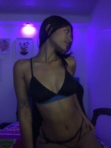 _18_laura Happy new year 2025 Pic 2