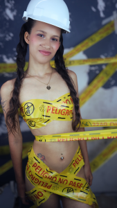 EmmaPetty sexy builder Foto 7